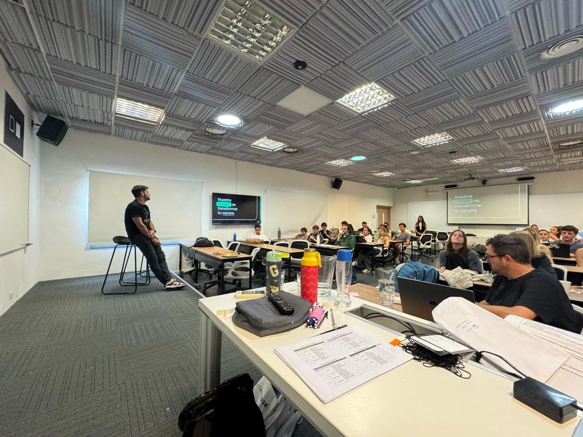 Juanse teaching at UdeSA